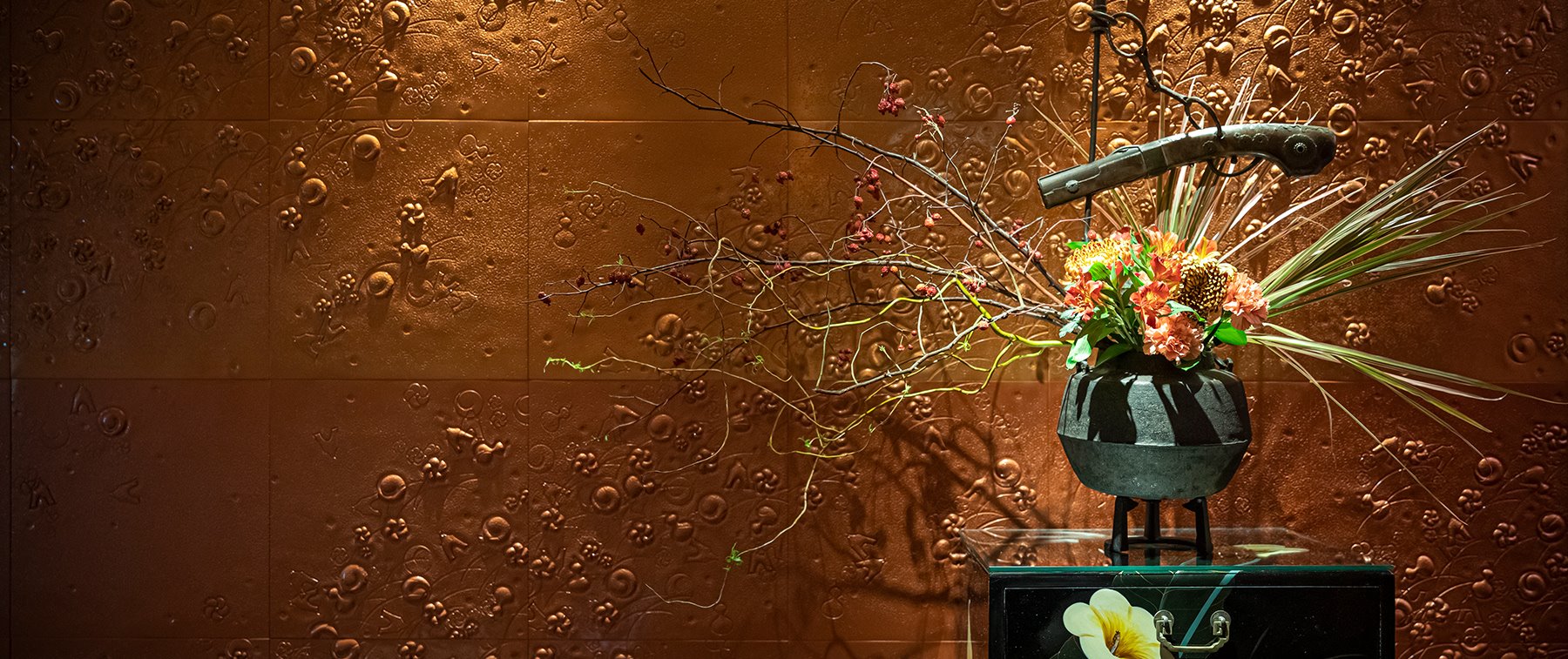 大阪のホテルならウェスティンホテル大阪へ。店内は、会席料理をご提供するテーブル席および個室を備え、割烹カウンターもございます。
さらに、鉄板焼、寿司、天婦羅カウンターの各コーナーに分かれております。 また、個室もご用意。結納やお顔合わせにもご利用いただけます。